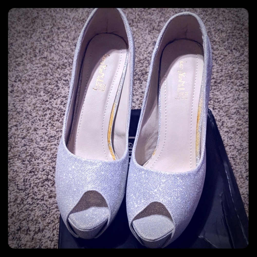 Silver pumps